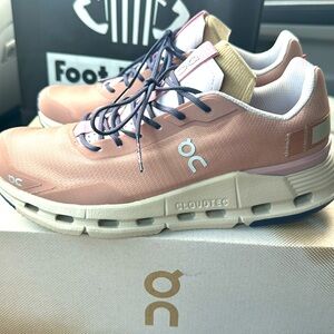 Cloudnova Form Brand New Never Worn!